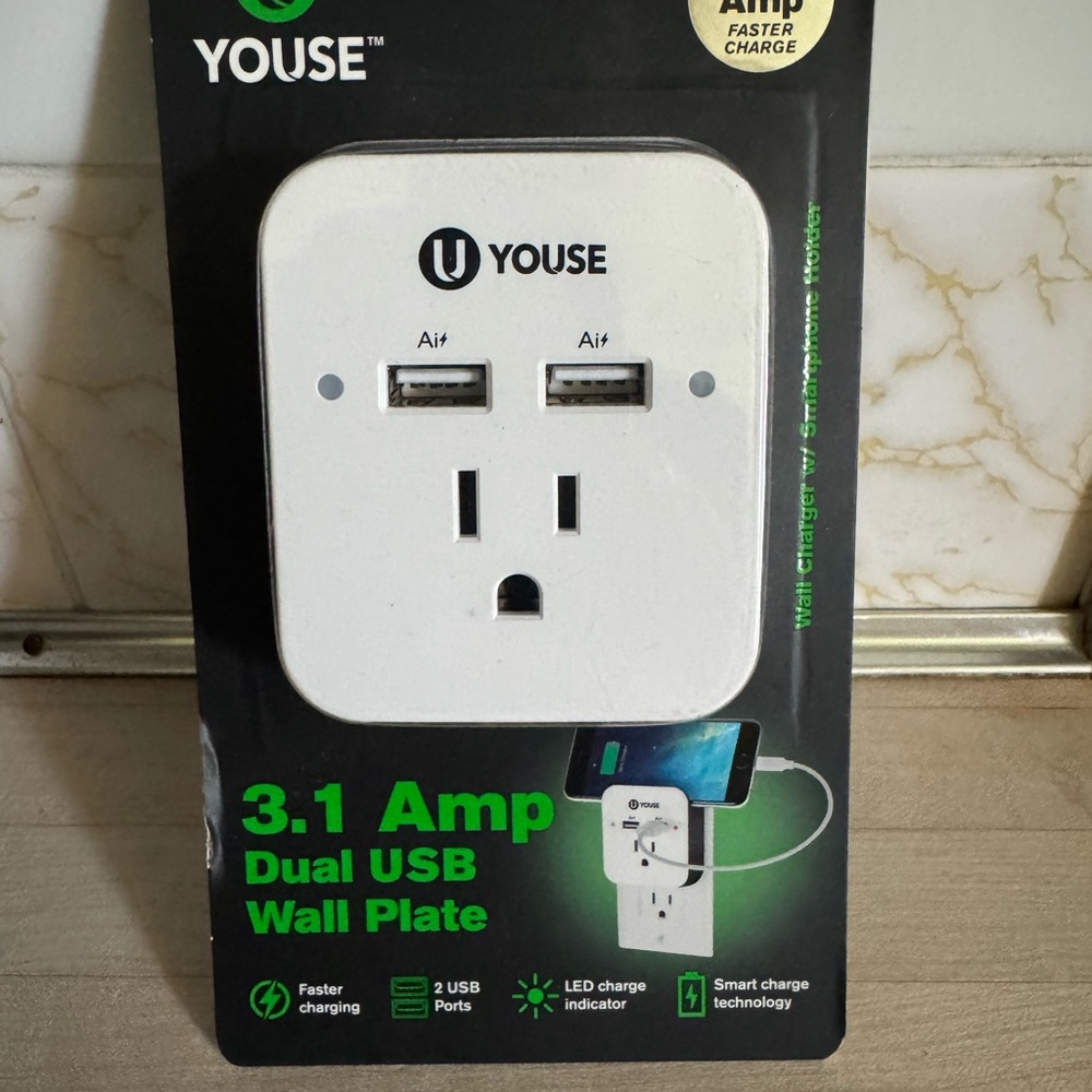 YOUSE Wall Outlet  3.1 Amp USB Phone Charger with Cradle - all in one.